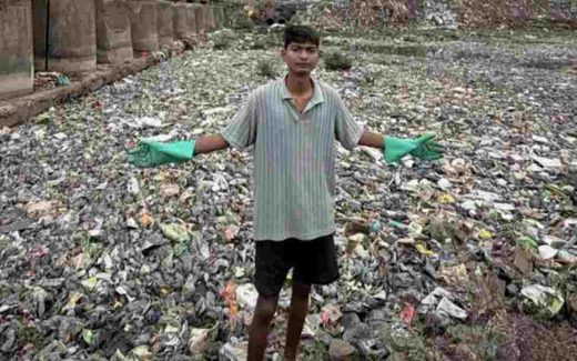 बिट्टू तबाही अजनार नदी की सफाई करते हुए